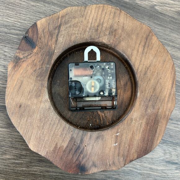 Verichron Quartz Wall Clock - Solid Wood - Vintage Mid Century - Made in USA - Picture 3 of 4